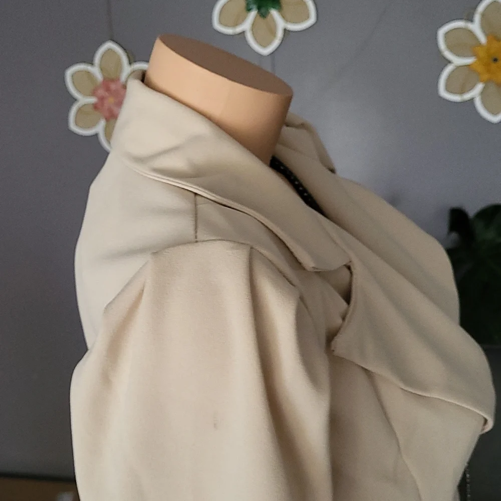 IMPORTED BLAZER MUST SEE! - Picture 15 of 17